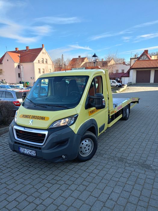 Pomoc drogowa, holowanie 24h/ 7 dni w tygodniu