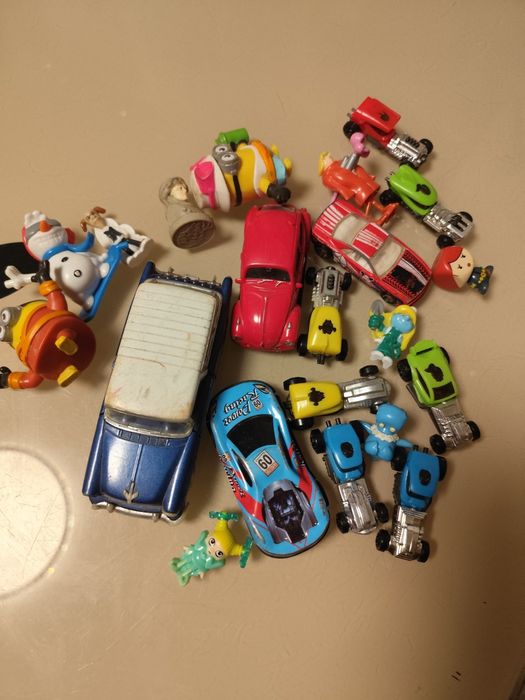 Лот дитячих іграшок