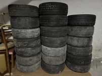 Vendo 24 pneus usados, so vendo todos.