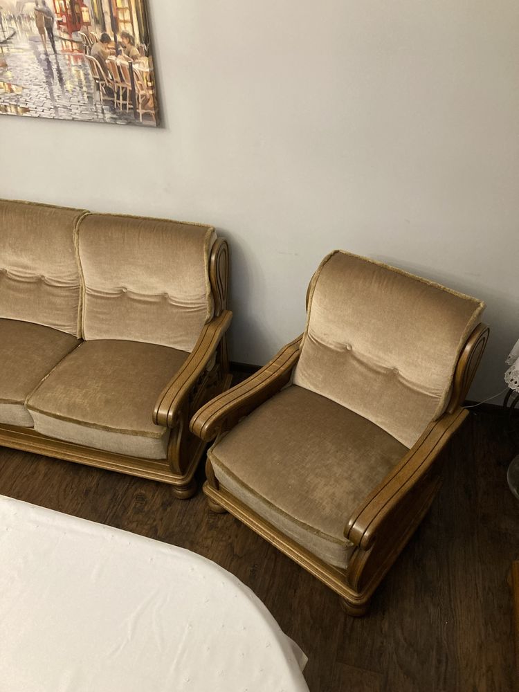 Kanapa i dwa fotele ( komplet wypoczynkowy)