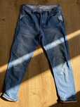 Spodnie jeansy.