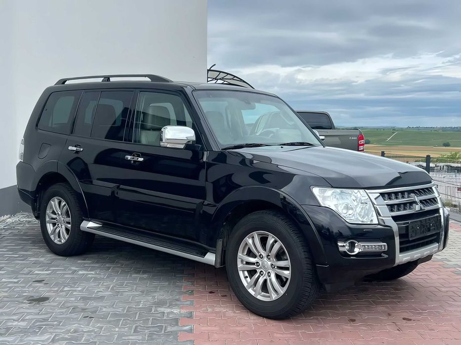 Mitsubishi Pajero      2017