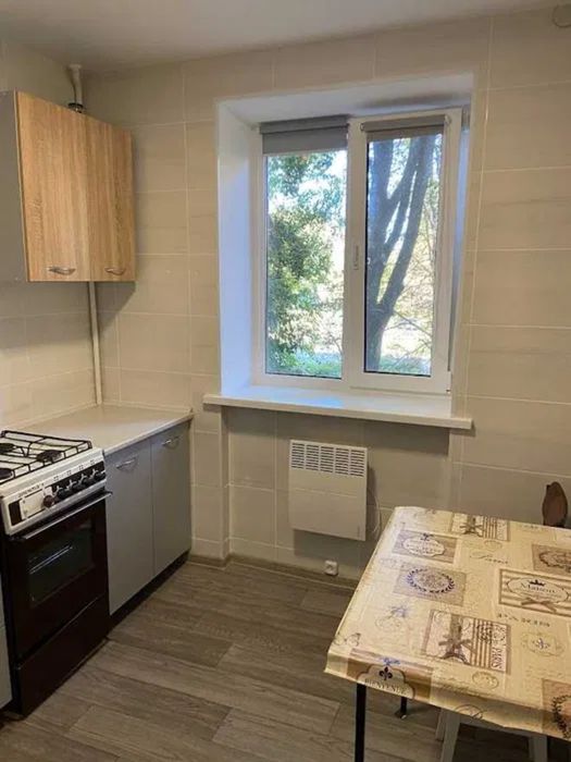 Продам однокімнатну квартиру р-н 13-та школа.