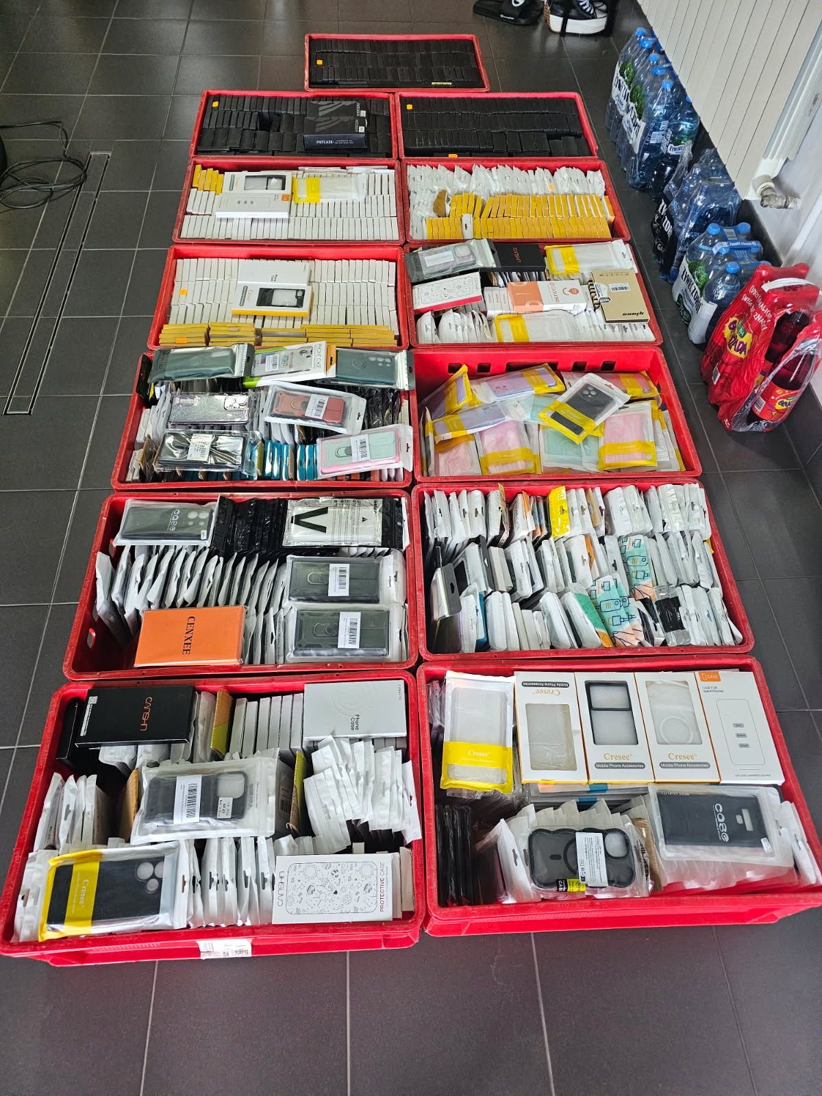 Etui po 5 zł i 10 zł napisz na jaki model a my wyślemy dostępne wzory