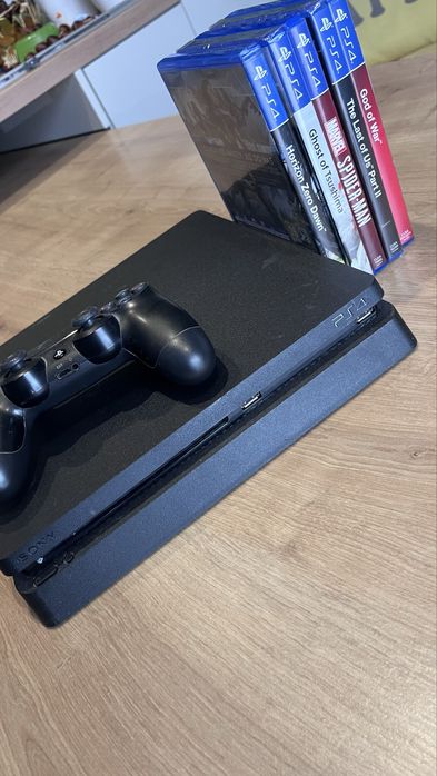 Ps4 slim + 5gier