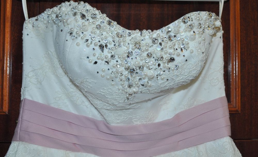 Весільна сукня (кольору АЙВОРІ)