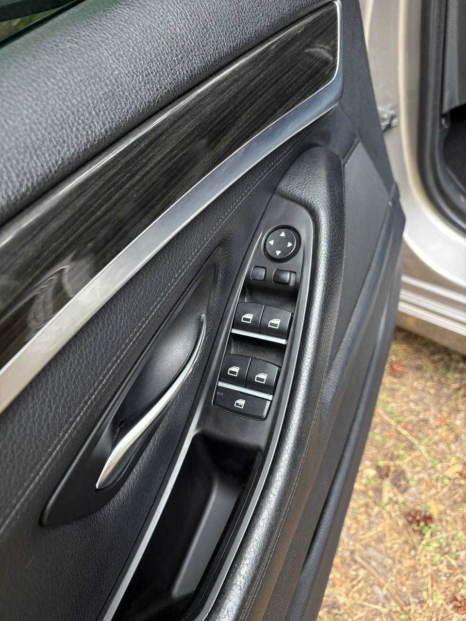 Офіційна BMW 5 series F10 в гарному стані М руль