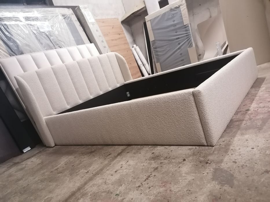 Łóżko tapicerowane na wymiar od producenta tedi boucle baranek