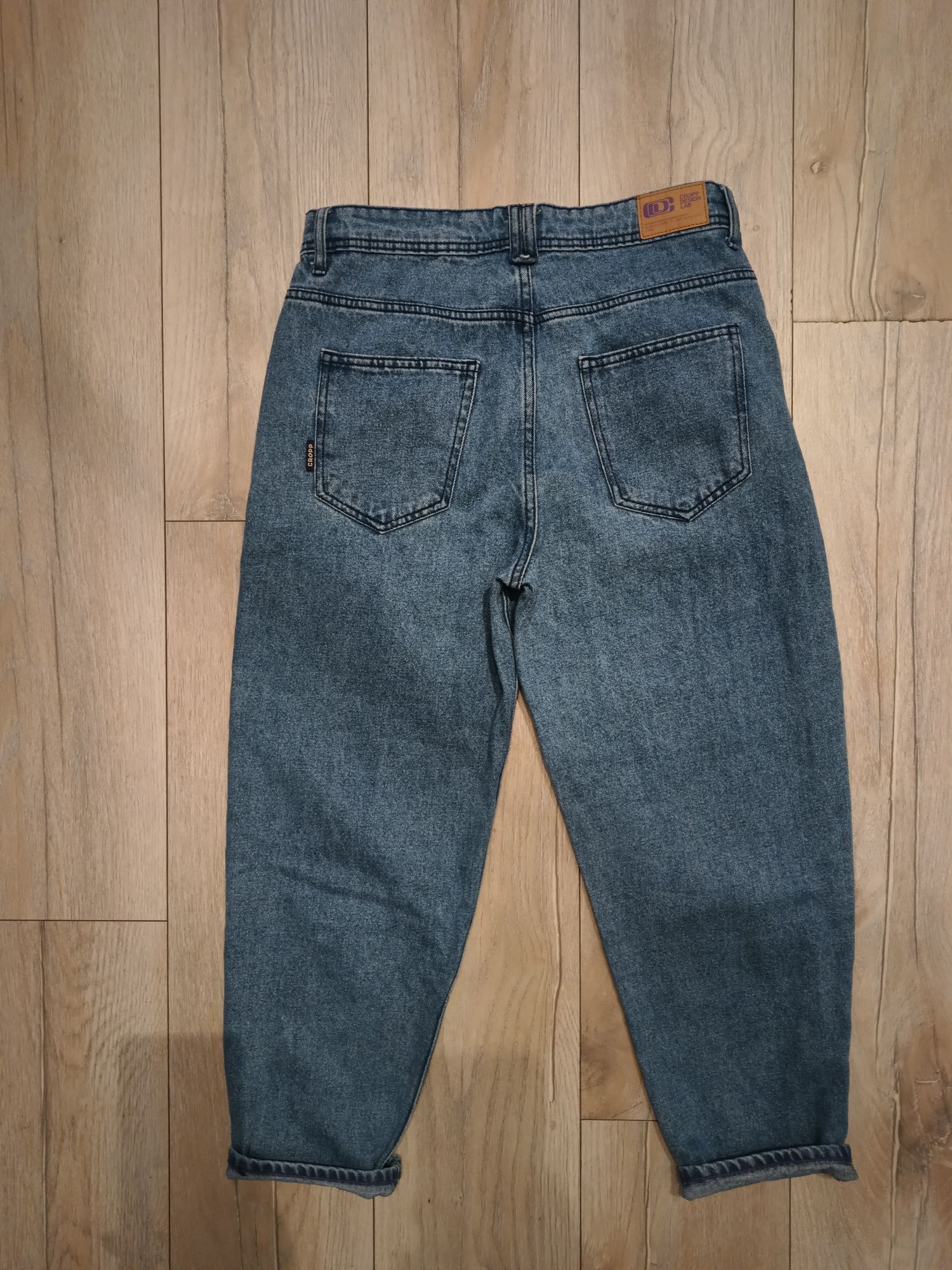 Spodnie jeansowe damskie Cropp