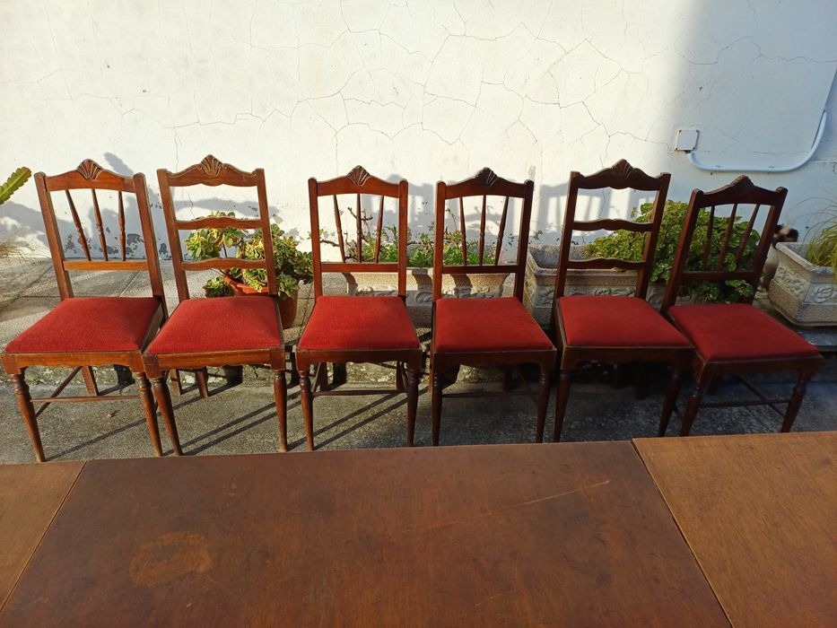 Mesa e 6 cadeiras