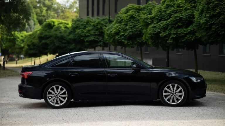 Продам Audi A6 2.0