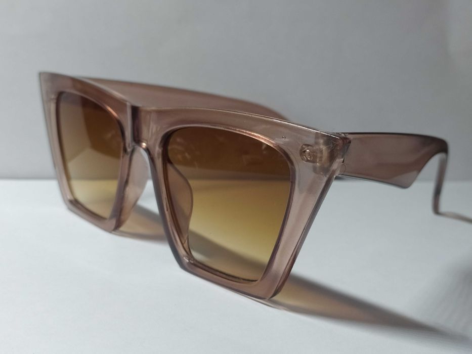 Сонцезахисні окуляри