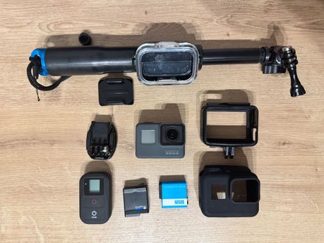 GoPro Hero 5 Black + dodatkowa bateria + etui + pilot + kijek