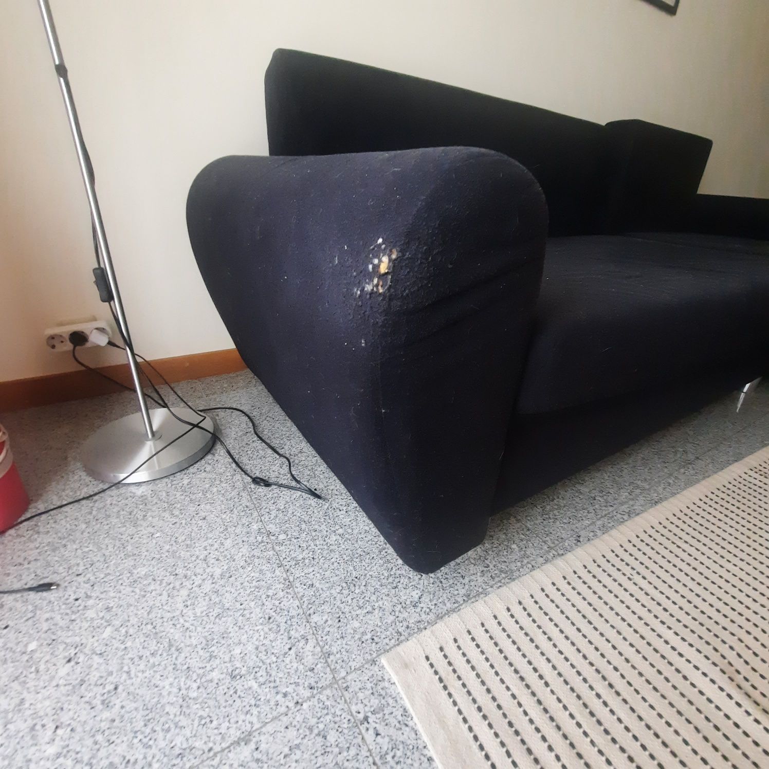 Sofá preto chaise longue