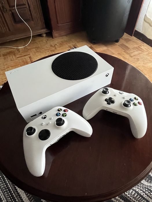 Xbox Serie S 1TB 2 comandos