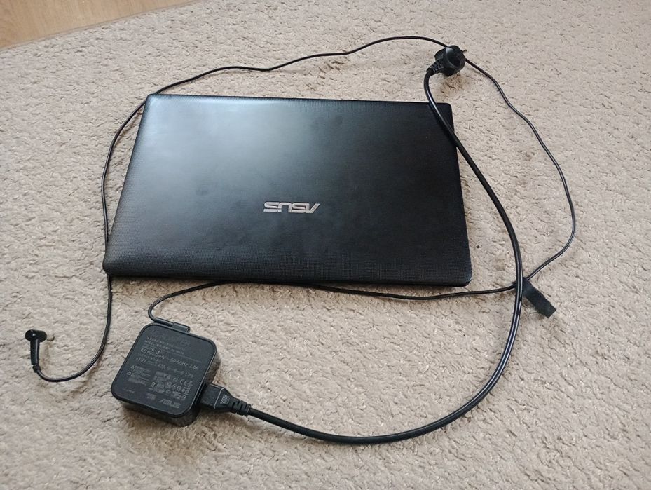 Laptop Asus 501A/ stan bdb/ 16cali /nowa bateria/ladowarka