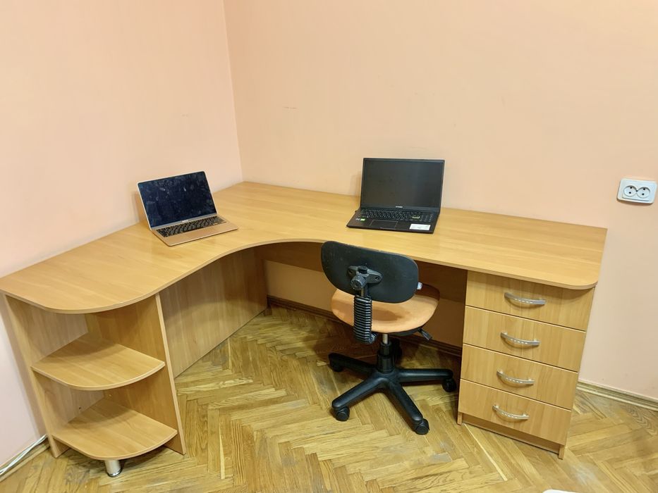 Продам стіл офісний з тумбою, стілець в подарунок