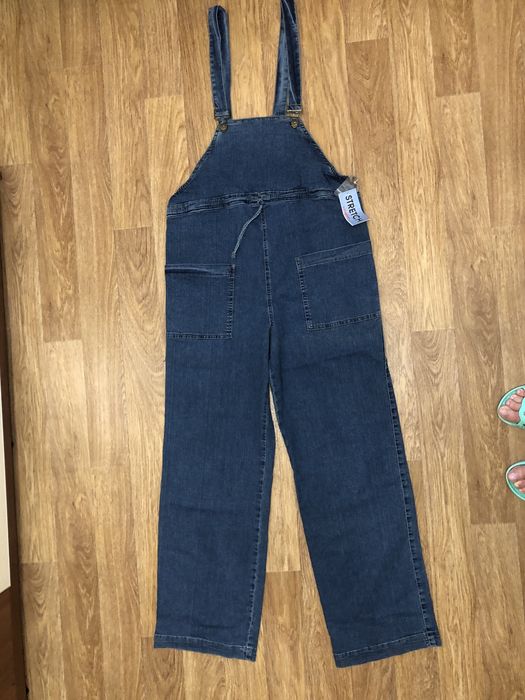 Джинсы разные, комбенизон