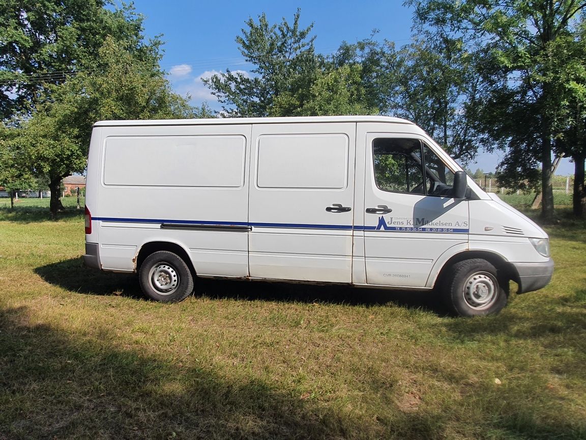 Mercedes-Benz Sprinter 216cdi 2.7 160km 254k km z zabudową budowlaną !