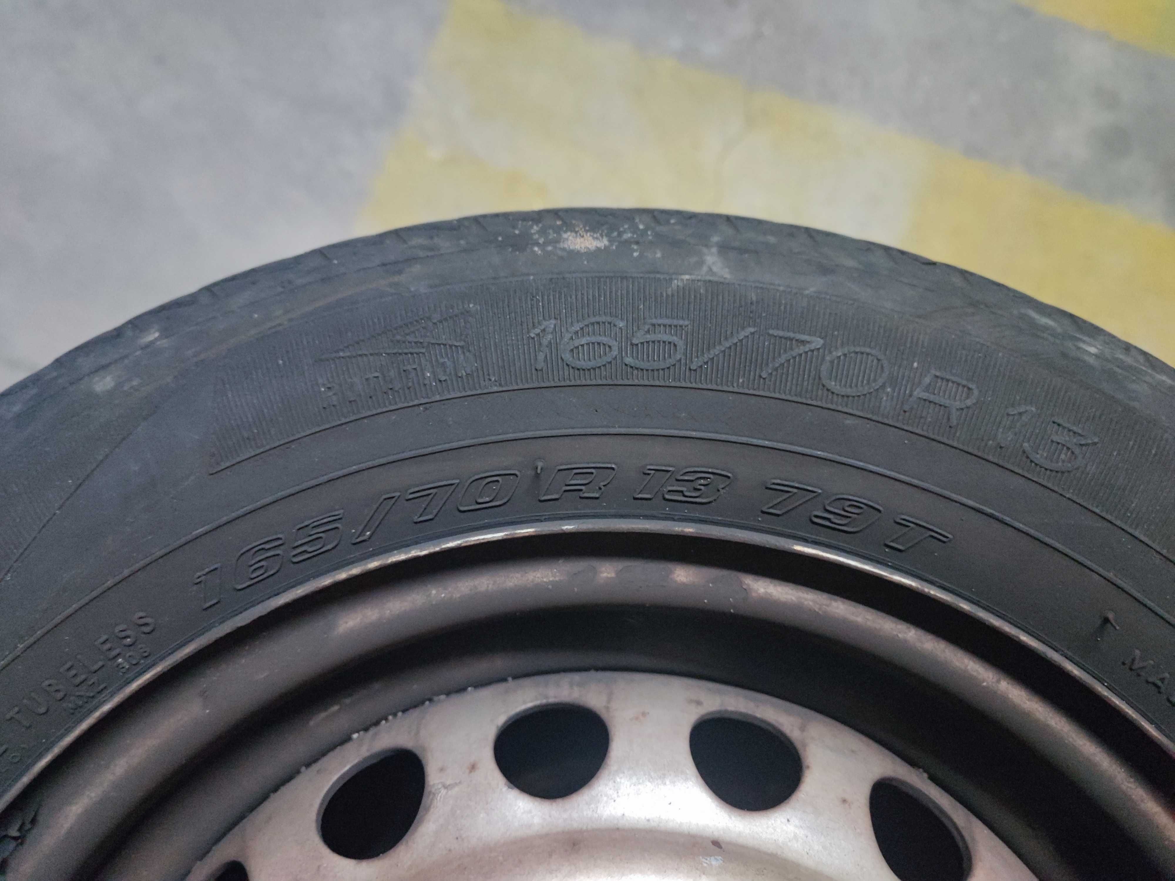 Jantes ferro com pneu Opel Corsa