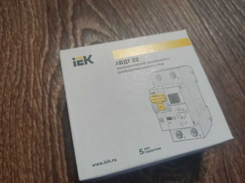 Продам Диффавтомат IEK АВДТ32, C20А, 30мА Новий!