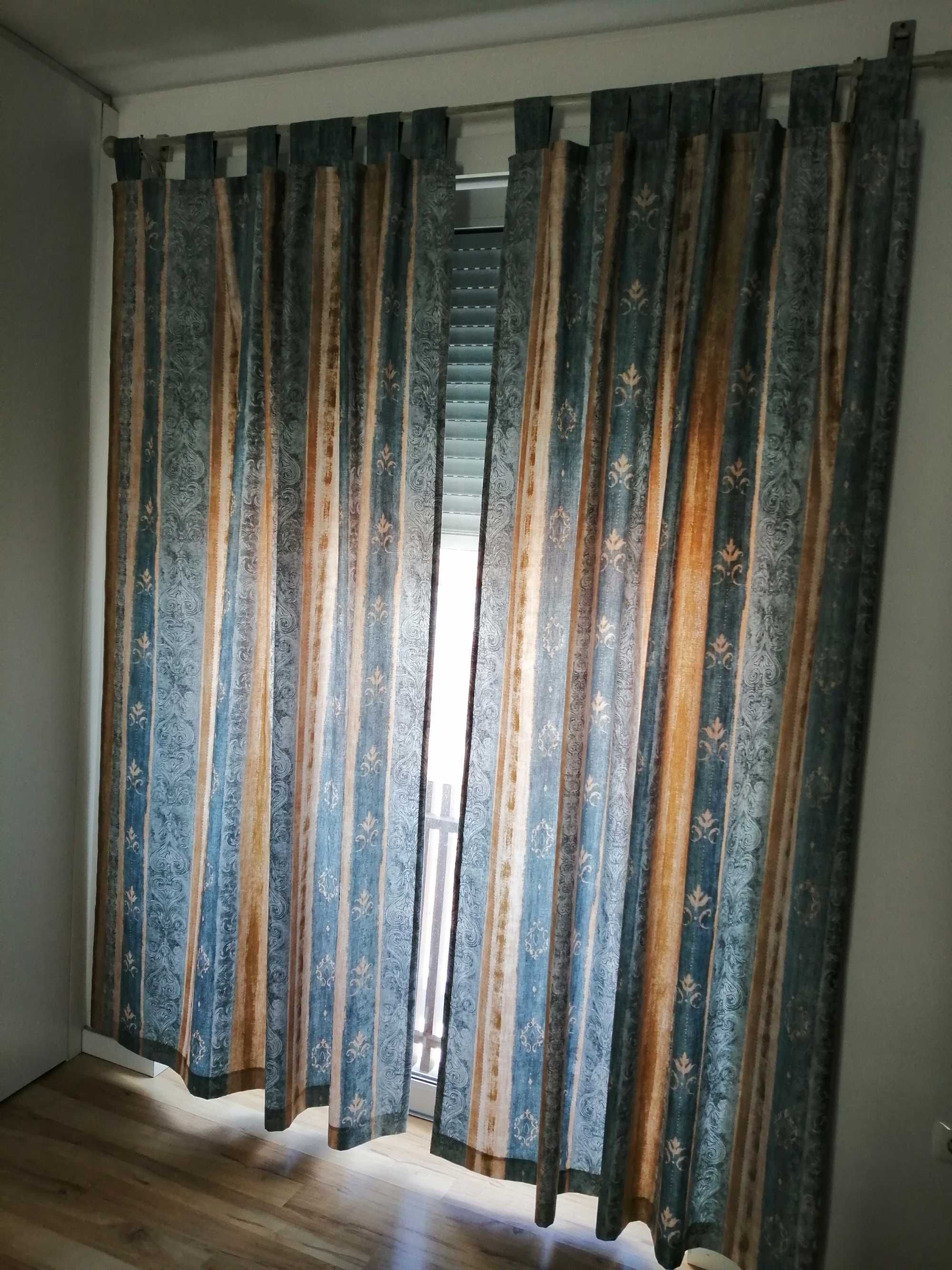 Cortinados tecido bom