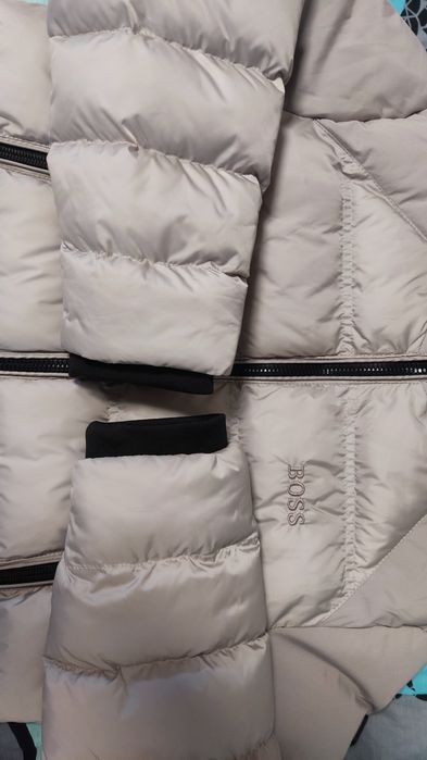 Зимовий чоловічий пуховик HUGO BOSS.Виробник Німеччина p. XL