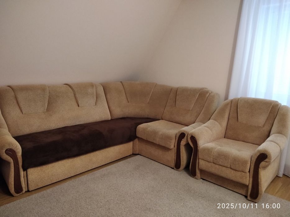 Терміново продам кутовий диван та крісло