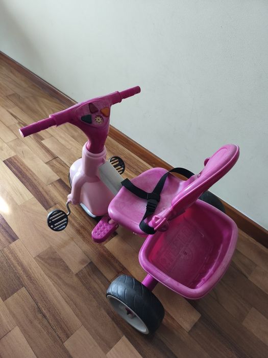 Triciclo.   Para criança