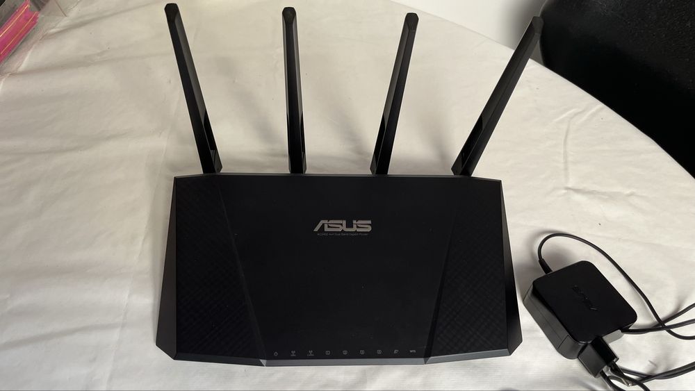Router ASUS RT-AC87U AC2400 • 4x4 Dual-Band Gigabit • excelente estado