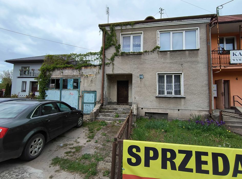 Dom z garażem w Centrum Dąbrowy Białostockiej ul. 3 maja 6