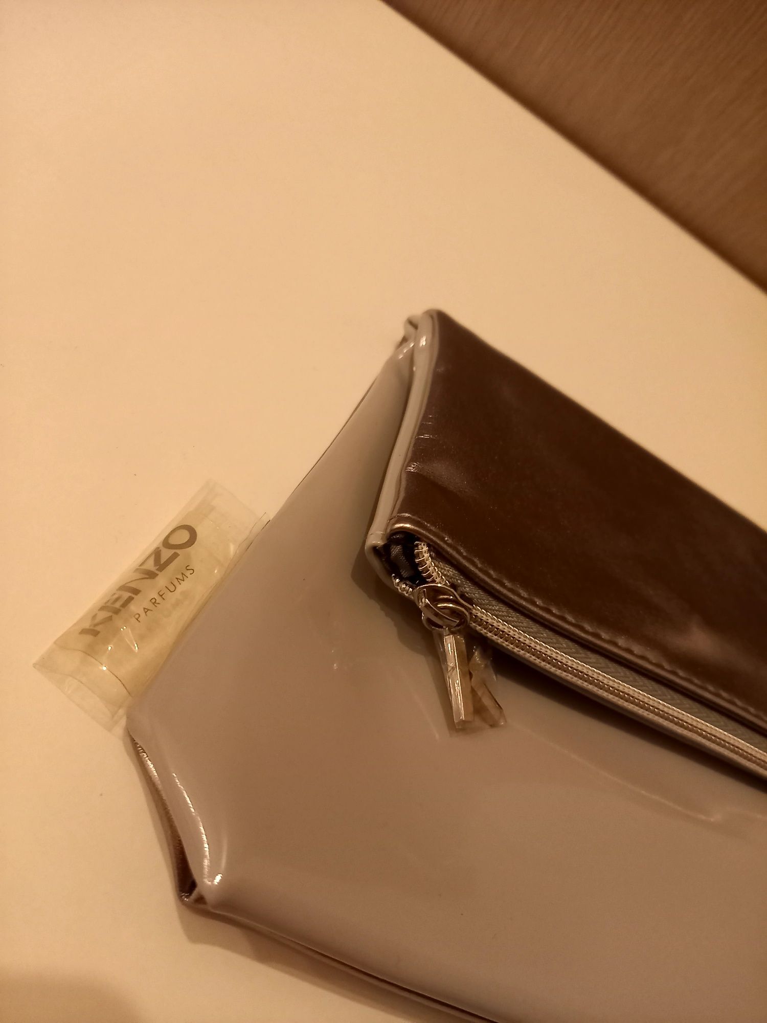 Markowa kosmetyczka KENZO Glossy NOWA