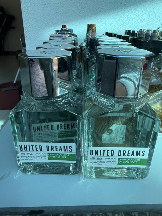 Lote de 100 perfumes para revenda