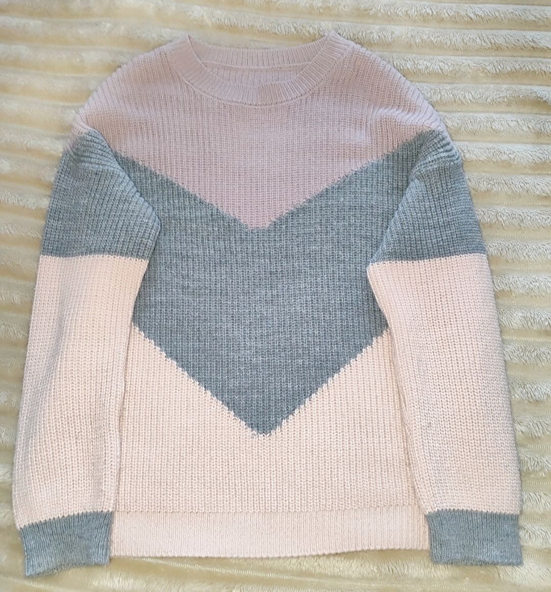 Жіночий светер, розмір S-M