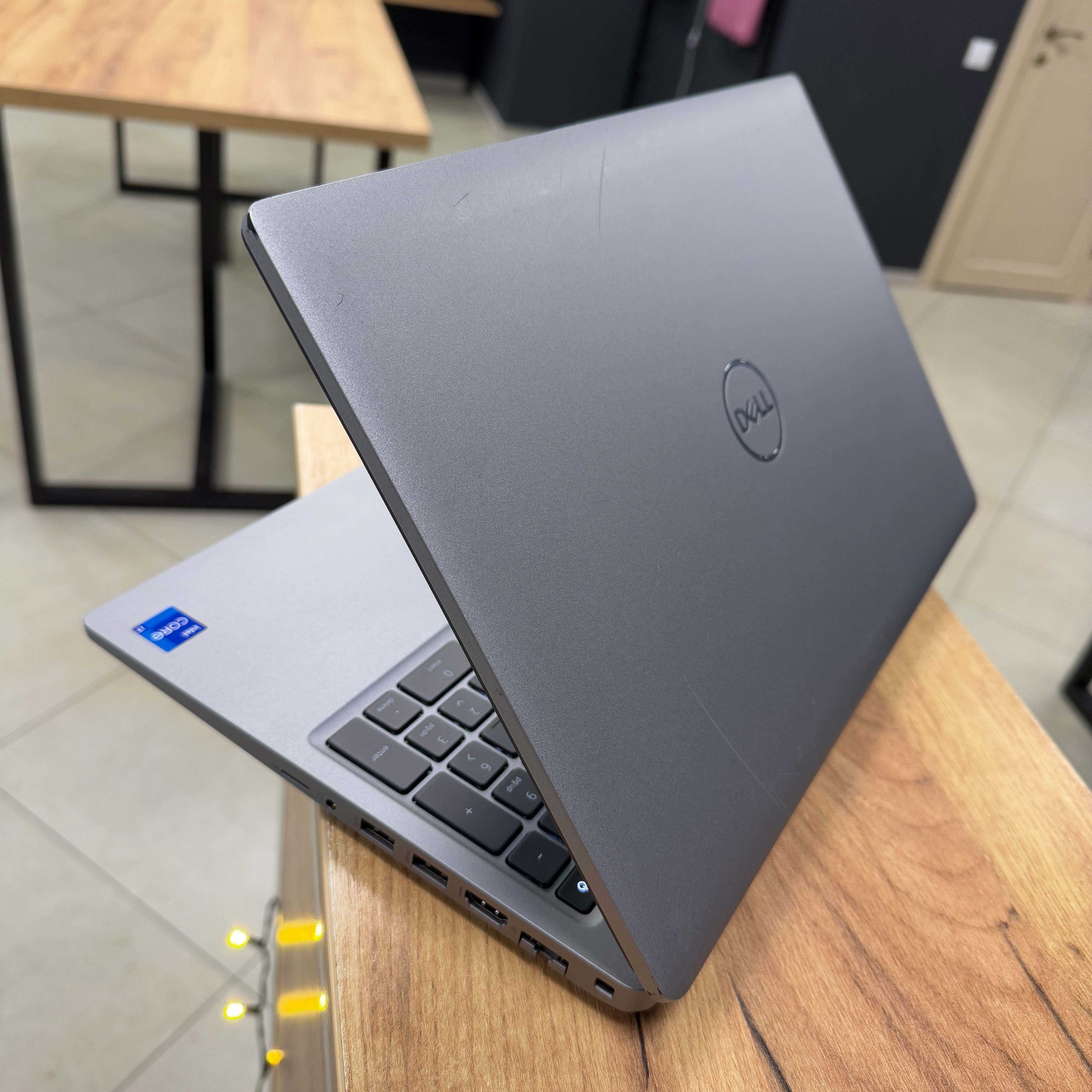 Ноутбук Dell Latitude 5520 (FHD, IPS) - i7 1185G7 4 ядра/Iris Xe/16 GB