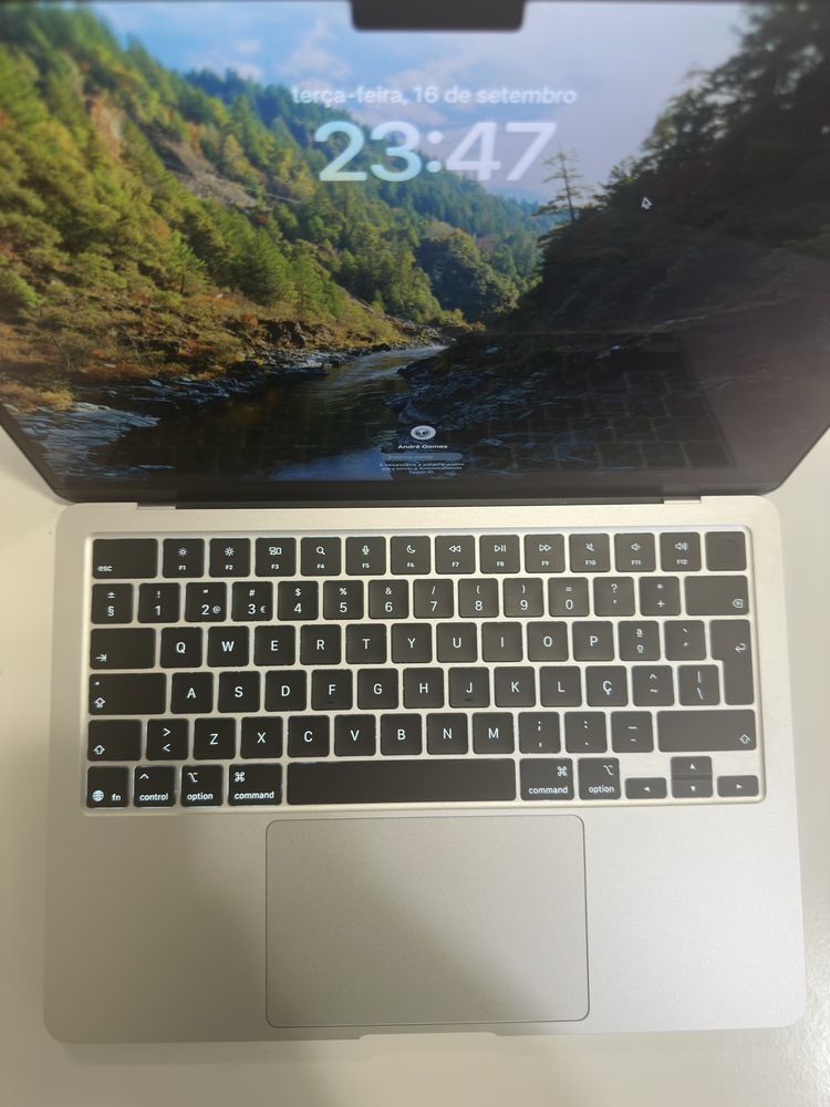 MacBook Air M4 2025 – 13,6” – 16GB RAM – 256GB SSD – Excelente Estado