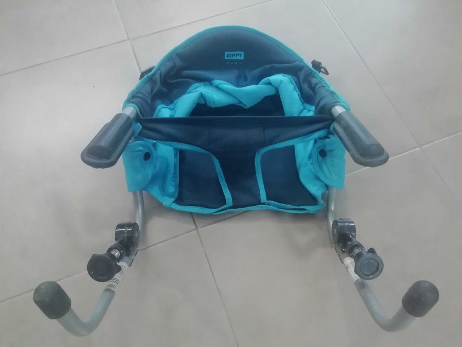 Cadeira de criança auto, e 2 de mesa para comer