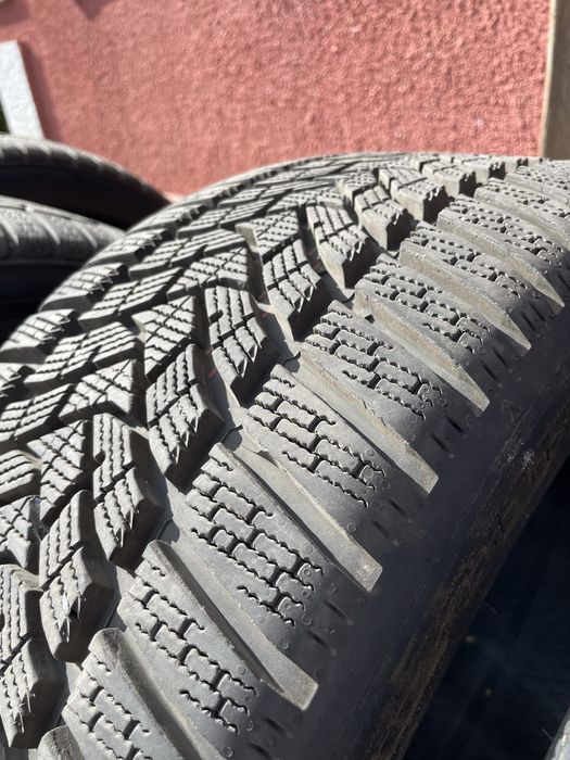 комплект зимової резини 225/40/18 dunlop nokian
