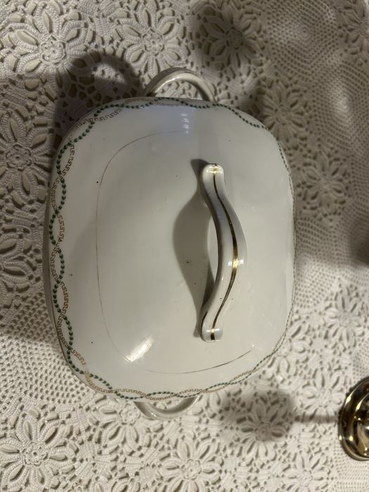 Vende-se uma terrina da vista alegre de 1934