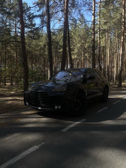 Porshe cayenne turbo s magnum