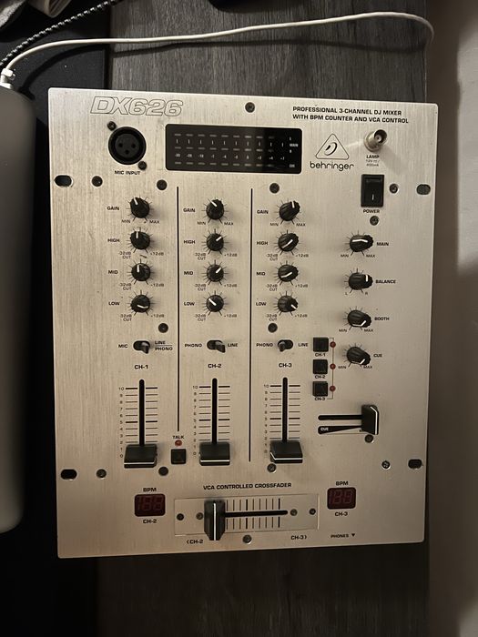 Mixer Behringer DX626