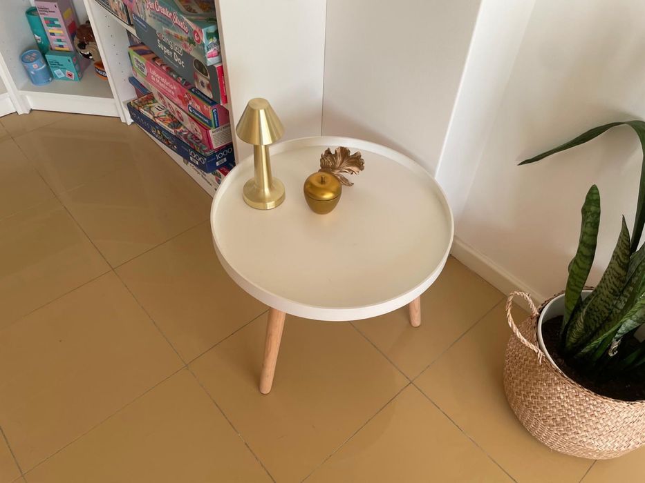 Mesa auxiliar sala marca Sklum