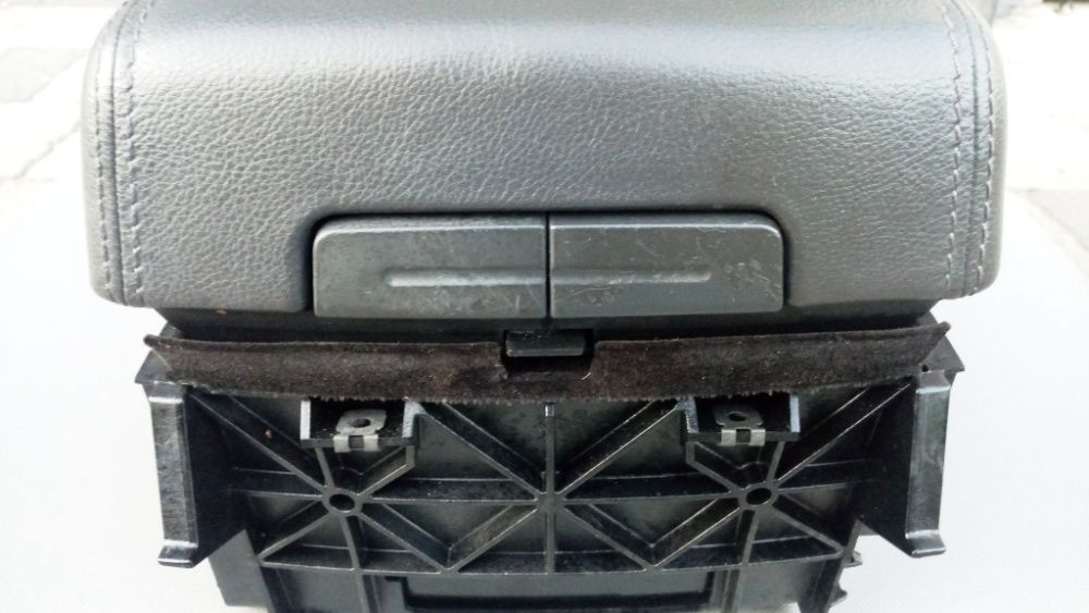 Подлокотник Volkswagen Touareg 2002 2010 підлокотник бардачок