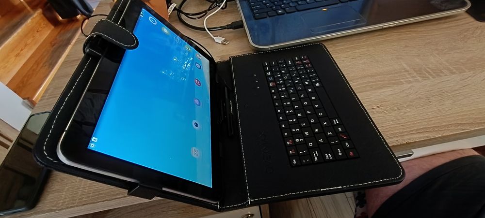 Tablet Overmax qualcore 1021 3G DualSim dla dzieci klawiatura etui