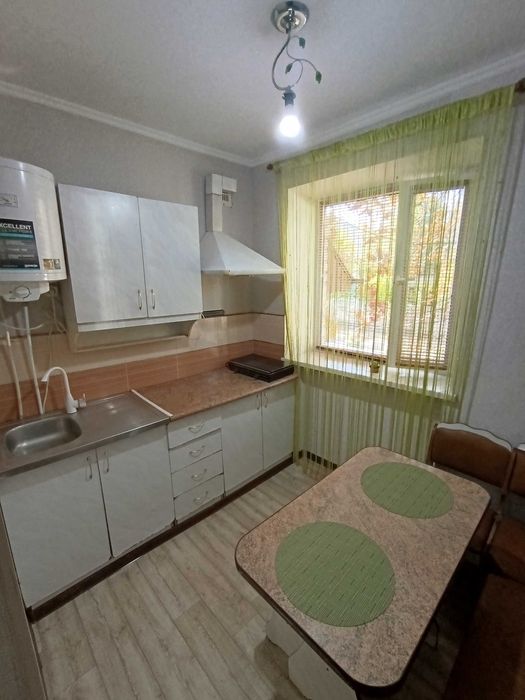 Терміново продаю 2-кімнатну квартиру. В районі АТБ.СЕРТИФІКАТ