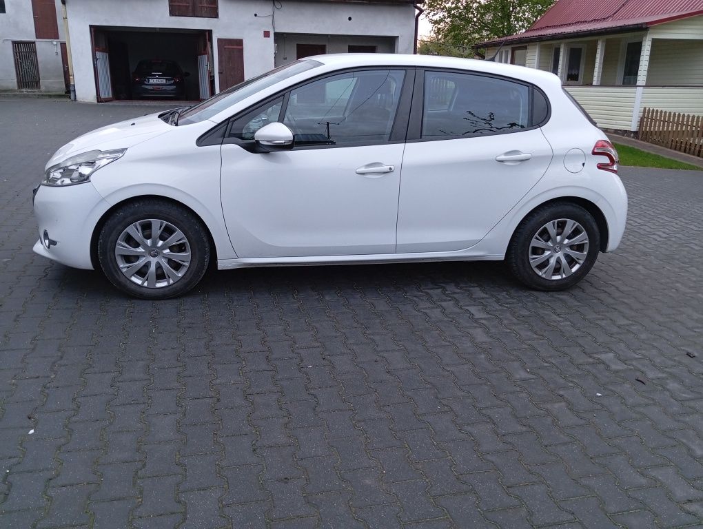 Peugeot 208 1.4 Hdi