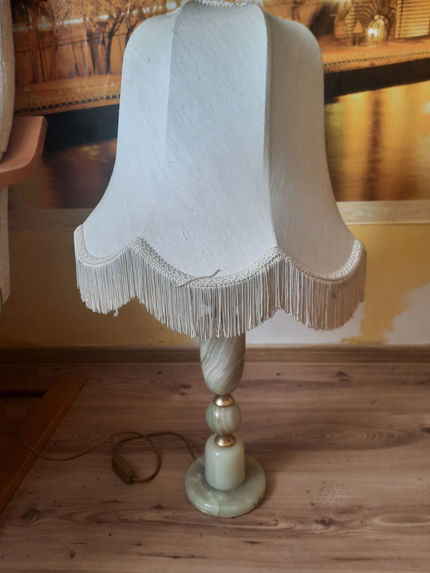 Lampa z abażurem