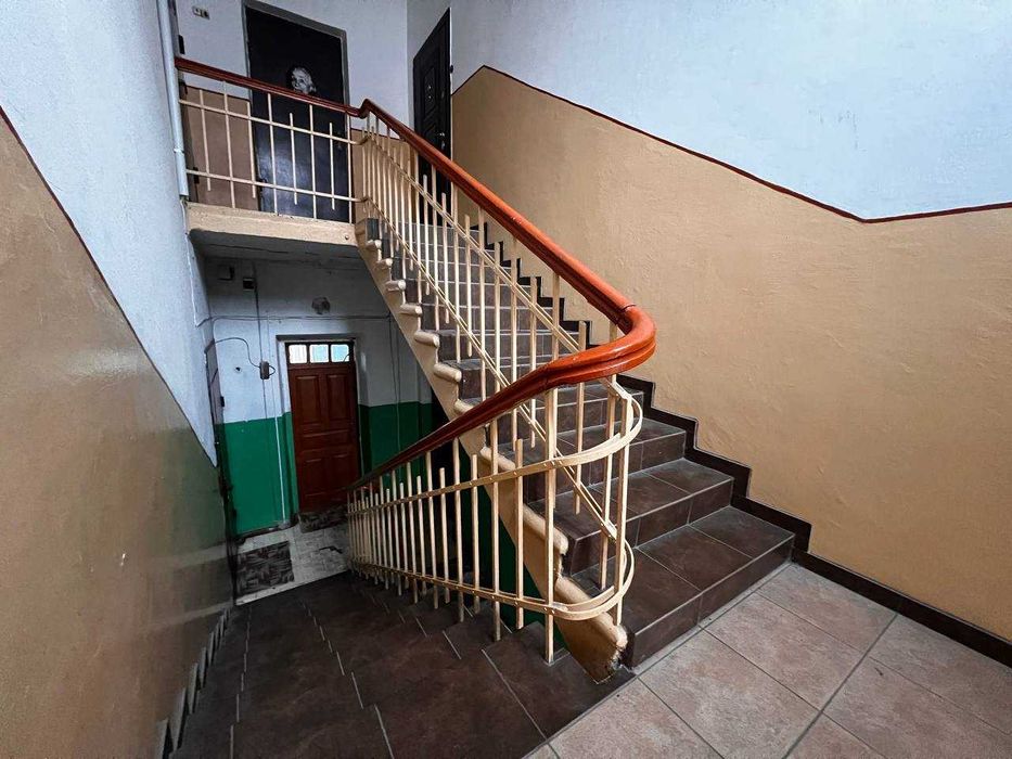 Продаж трьохкімнатної квартири в центрі міста