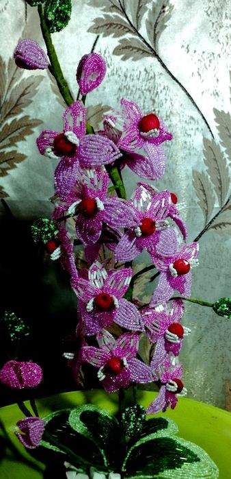 Орхідея із бісеру