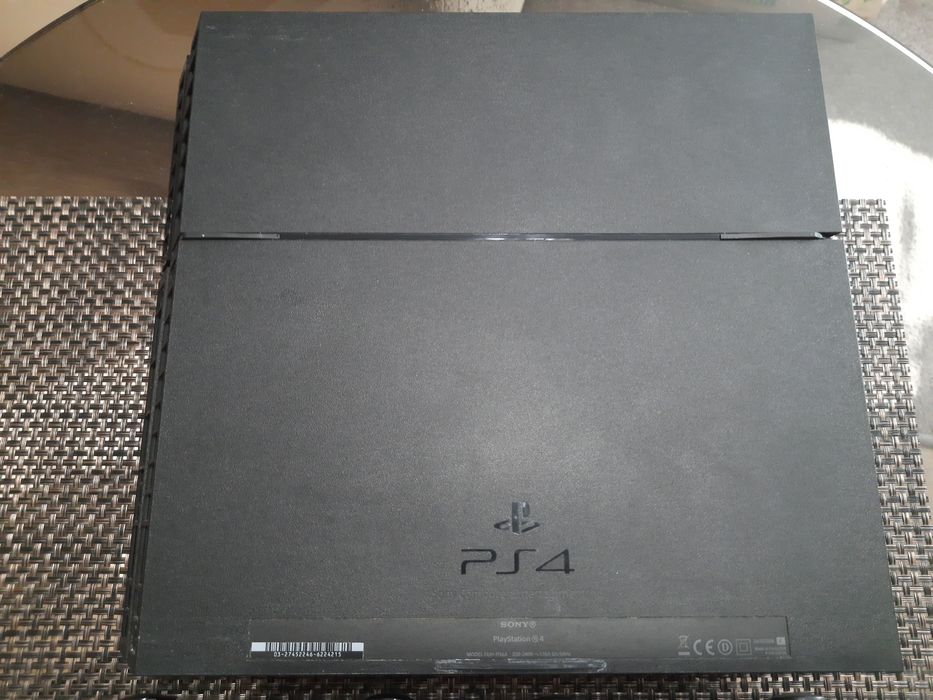 PS4 Fat 500gb + 2 геймпада